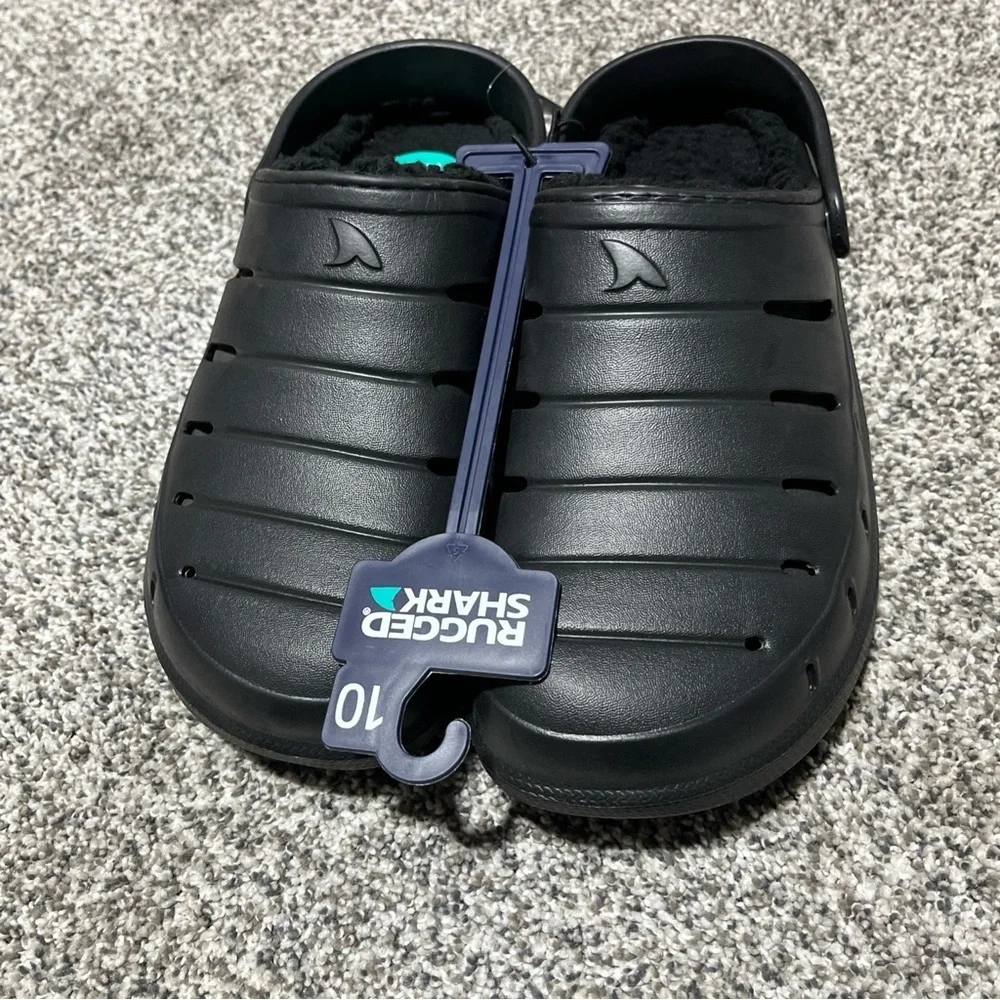 NWT Rugged Shark Black Camo Lined Clogs Size 10 Memory Foam